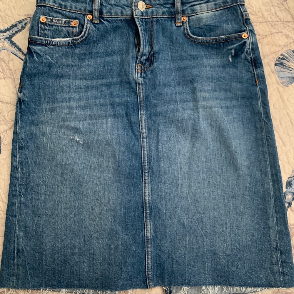 NWOT Zara Denim Skirt - Size M